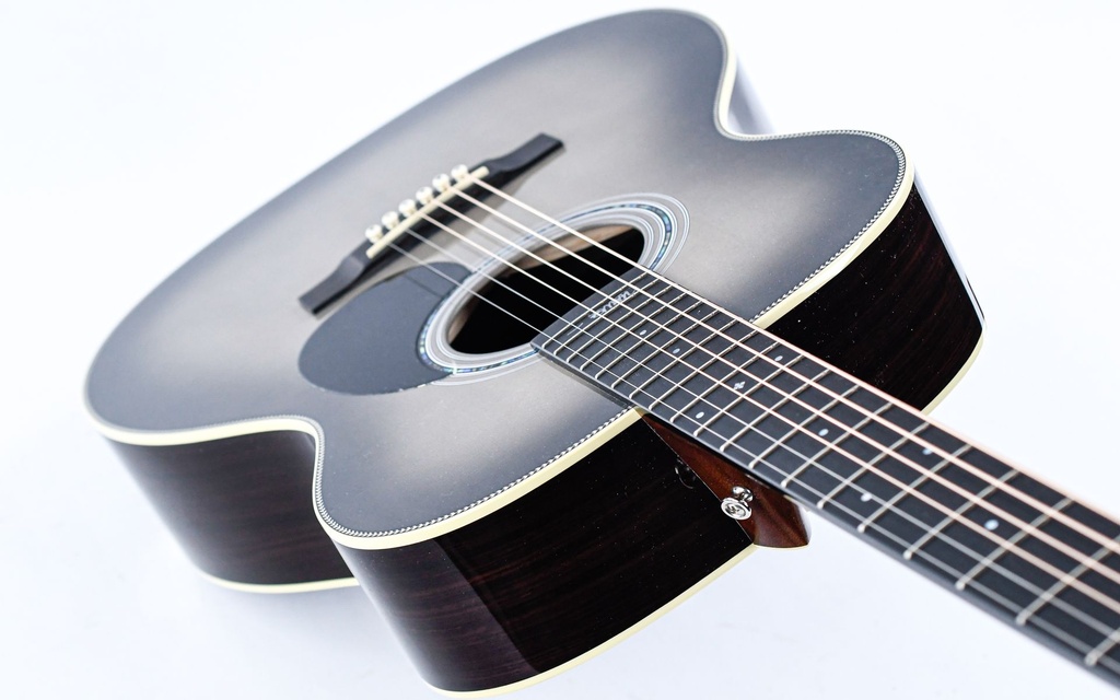 Martin OMJM Platinum 20th Anniversary Edition #2795778-8.jpg