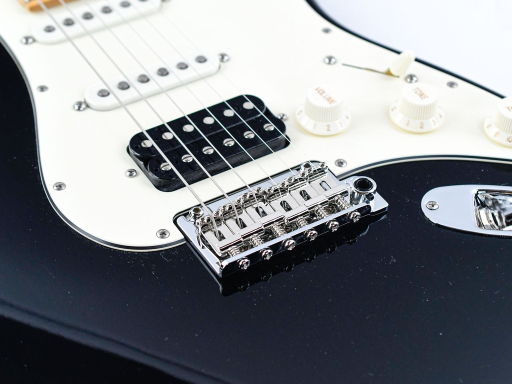[01-CSA-0007] Suhr Classic S Antique, BLK, Maple, HSS-12.jpg