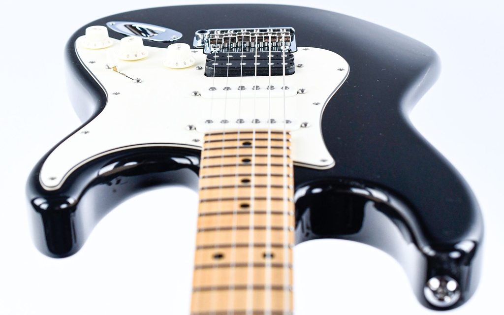 [01-CSA-0007] Suhr Classic S Antique, BLK, Maple, HSS-14.jpg