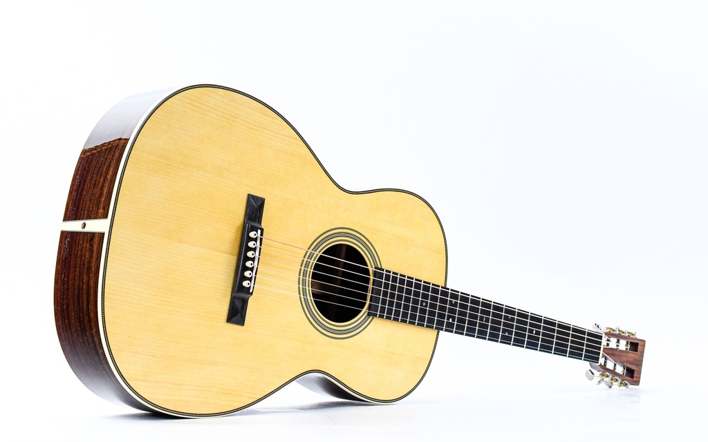 Martin 00028VS Adirondack Rosewood 2024-12.jpg