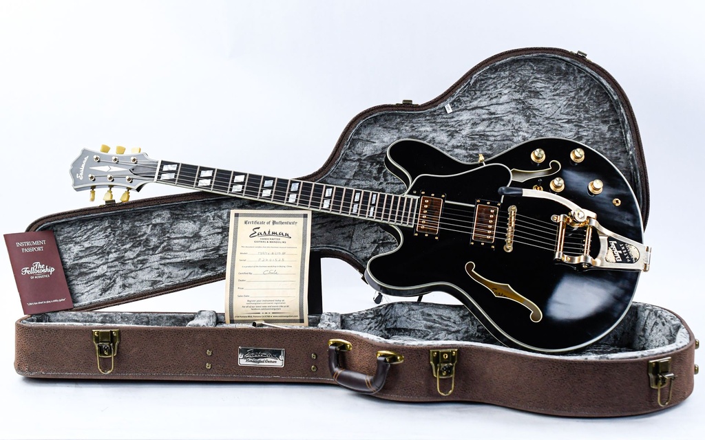 Eastman T59 Truetone Vintage Black Bigsby B-Stock-1.jpg