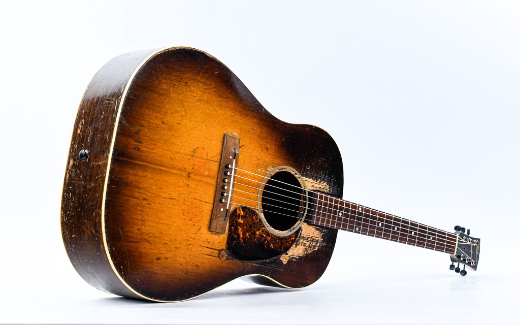 Gibson J45 Banner 1943-13.jpg