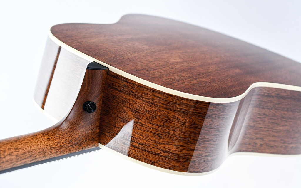 Taylor Gold Label 517e Mahogany Sunburst (EMBARGO 25-6)-9.jpg