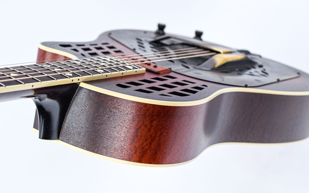Leewald Tricone Woodbody Duotone P90 Sunburst 2017-8.jpg