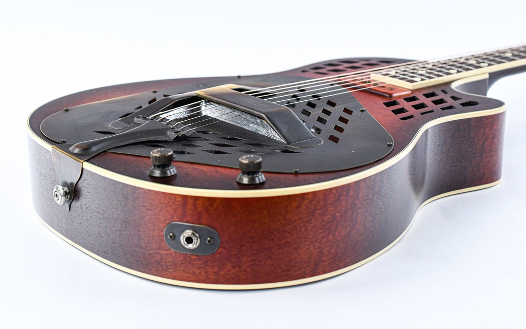 Leewald Tricone Woodbody Duotone P90 Sunburst 2017-13.jpg