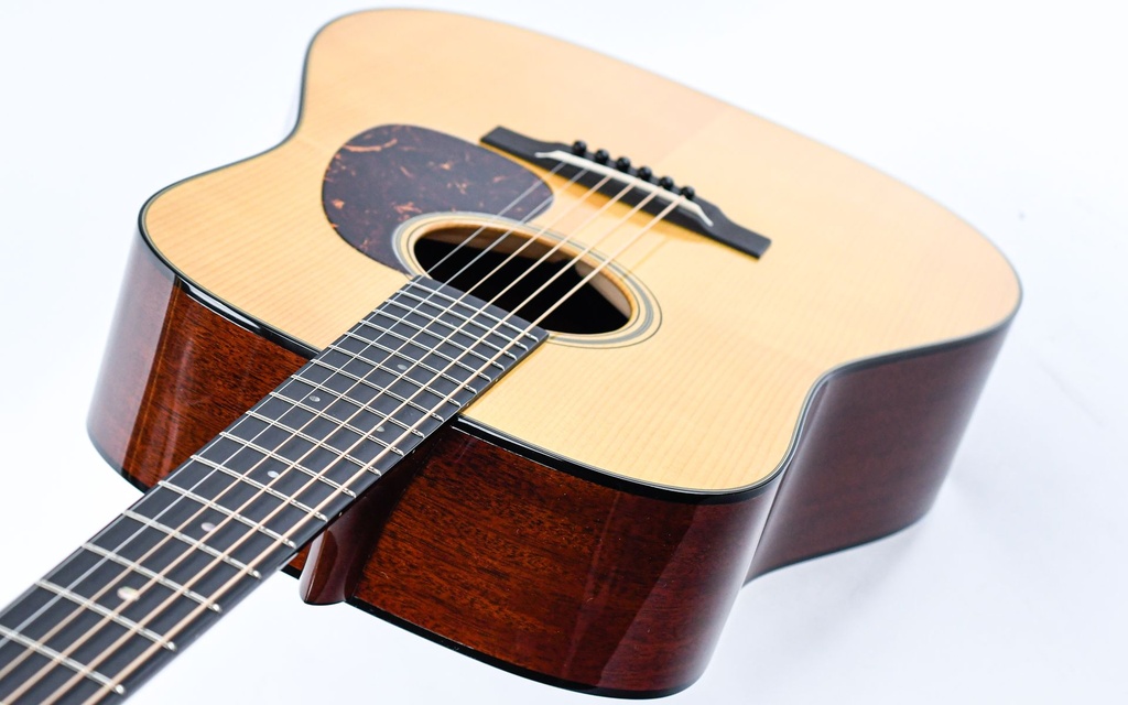 [1451402] Martin D18 Authentic 1937 2010-8.jpg