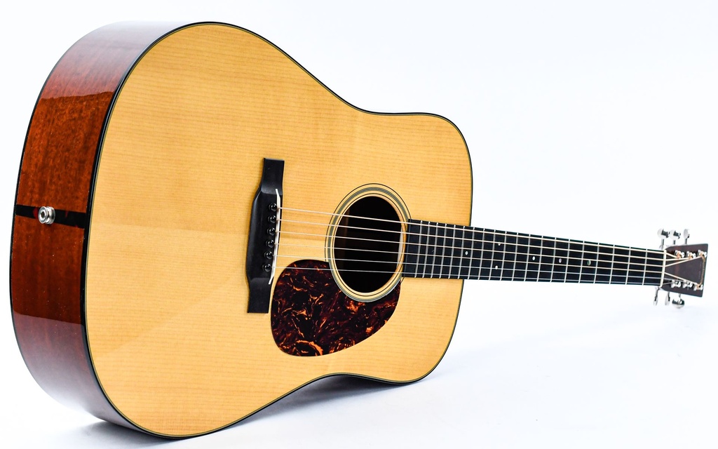 [1451402] Martin D18 Authentic 1937 2010-11.jpg