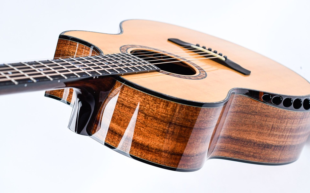Kevin Ryan Nightingale Grand Soloist Tasmanian Blackwood Mastergrade Sitka Spruce 2020-8.jpg