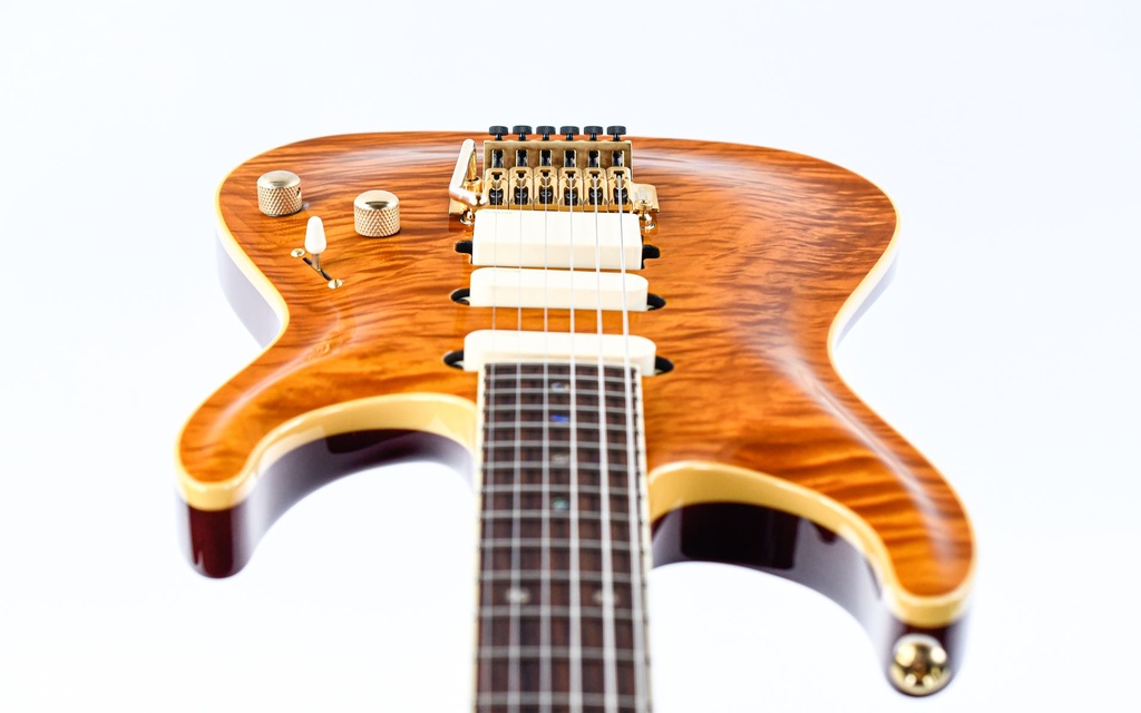Suhr Standard Carve Top Knopfler Spec-13.jpg