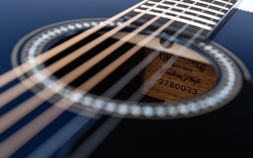 Martin Custom Shop 00028 Navy Blue 2024-12.jpg