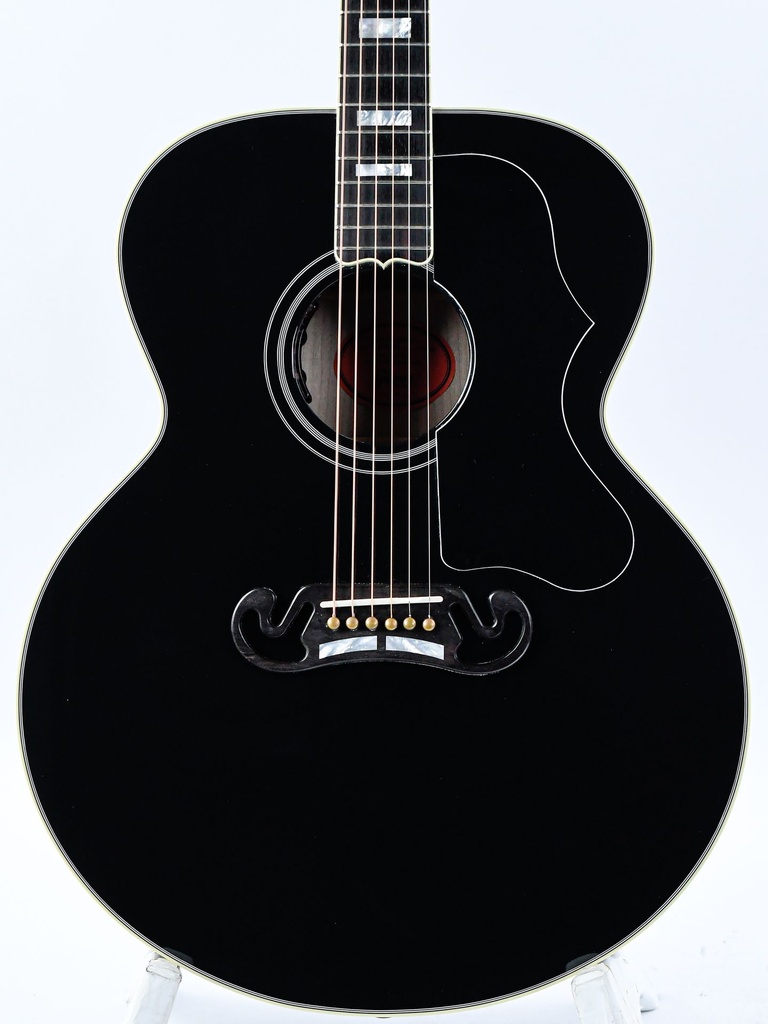 Gibson SJ200 Custom Ebony 2023-3.jpg