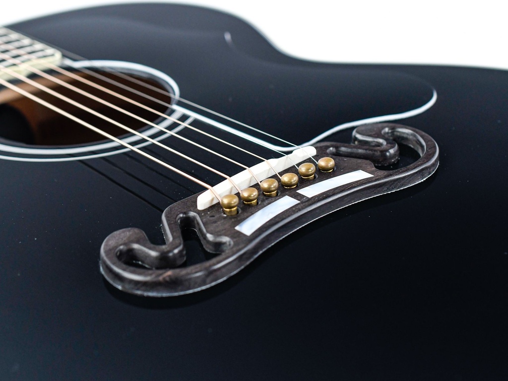 Gibson SJ200 Custom Ebony 2023-10.jpg
