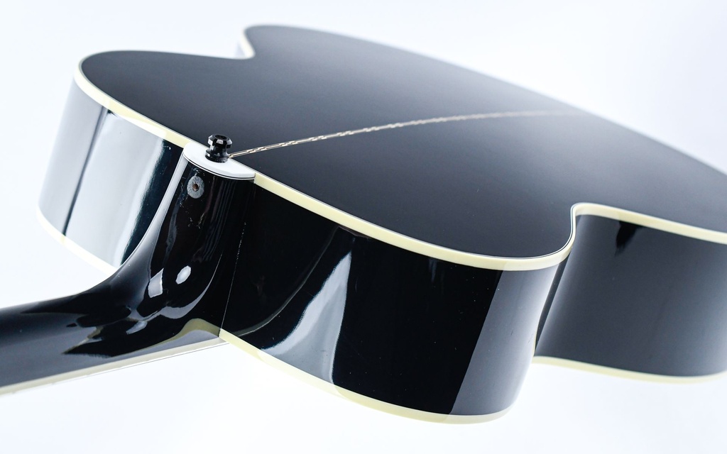 Gibson SJ200 Custom Ebony 2023-9.jpg