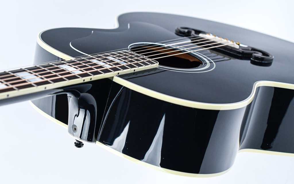 Gibson SJ200 Custom Ebony 2023-8.jpg