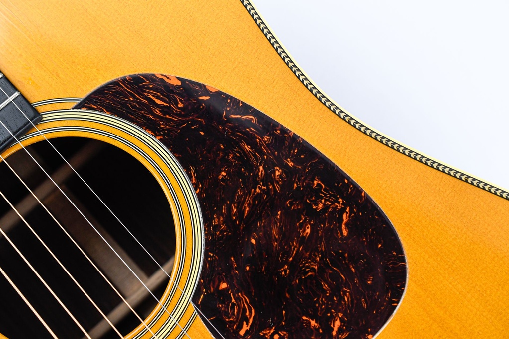 Martin Custom Shop D28 1937 Vintage Low Gloss Stage 1 Aging 2021-12.jpg