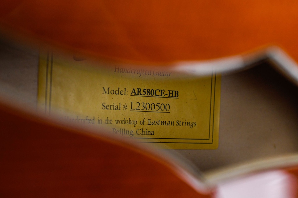 Eastman AR580CE Honeyburst 2023-11.jpg