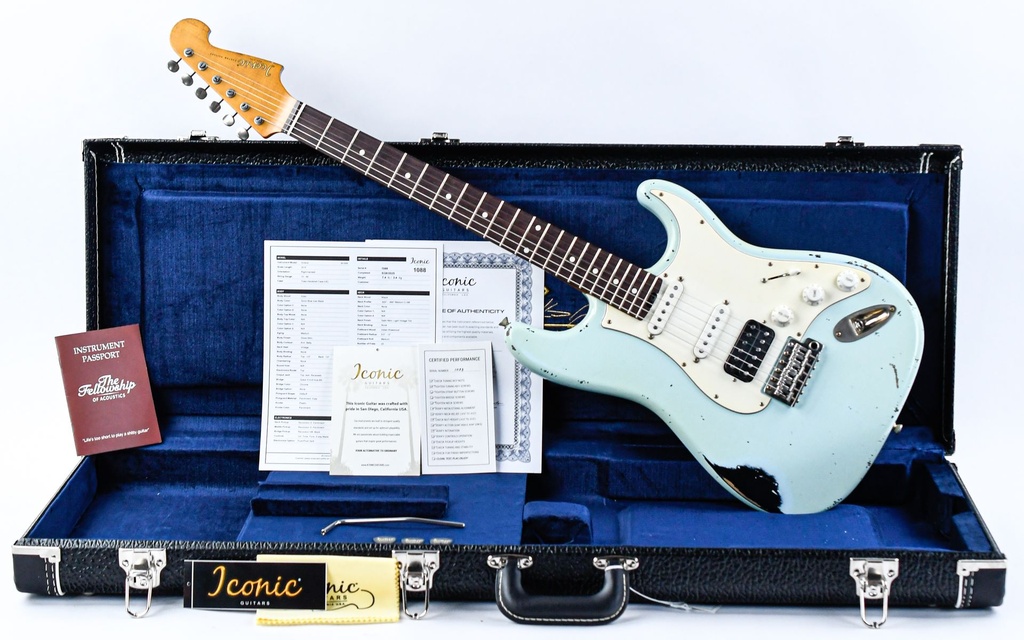 [1088] Iconic Solano Studio Series SJC02 John Cruz Sonic Blue Over Black-1.jpg