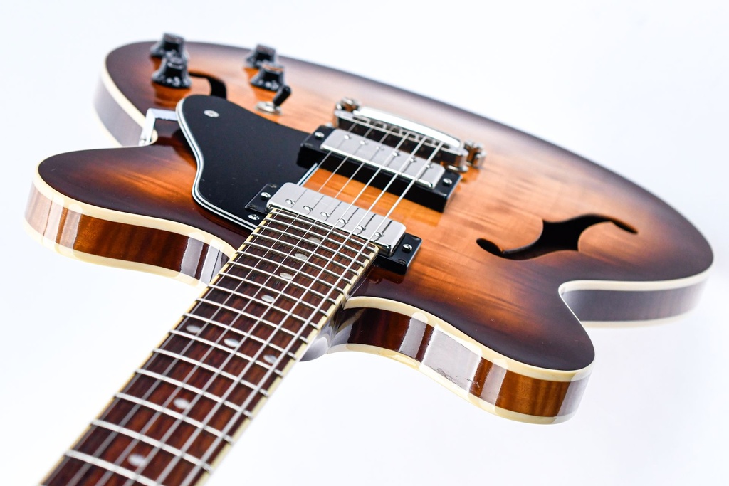 Hofner VeryThin Mastermade Germany Sunburst 2007-9.jpg