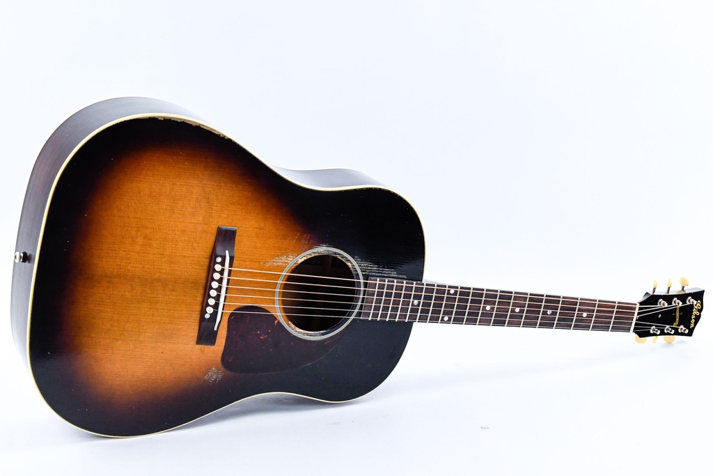Gibson 1942 Banner J-45 Heavy Aged-16.jpg