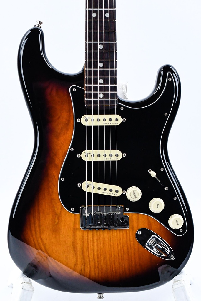 Fender American Ultra Luxe Stratocaster 3 Tone Sunburst  2022-3.jpg