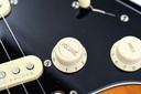 Fender American Ultra Luxe Stratocaster 3 Tone Sunburst  2022-14.jpg