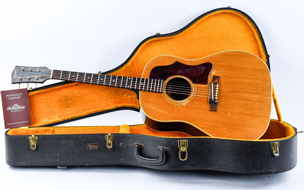 Gibson J50 1965-1.jpg