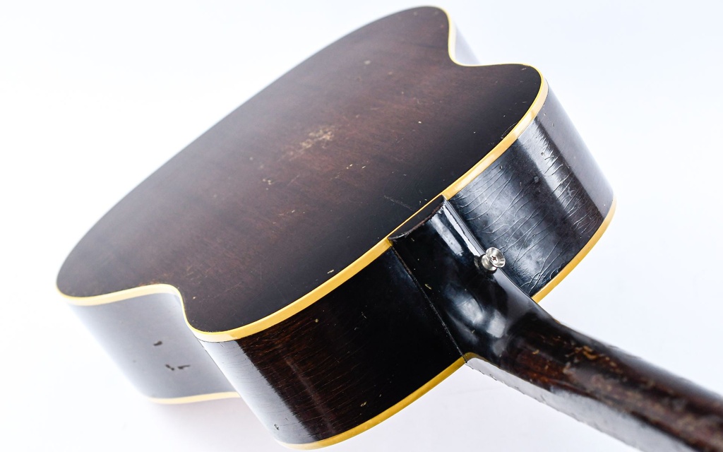 Gibson J50 1965-9.jpg