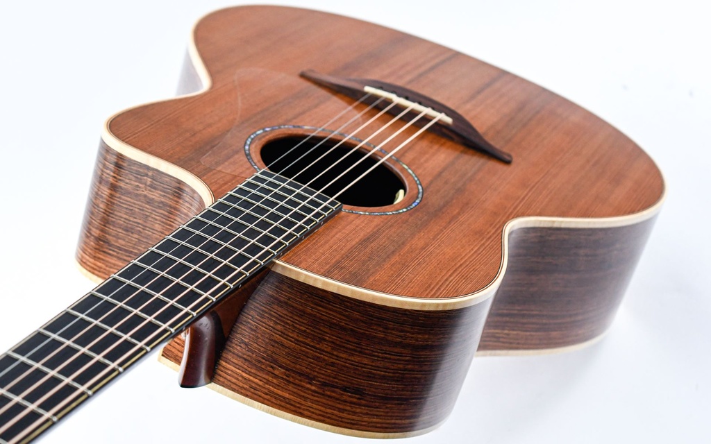 Lowden F35C Honduras Rosewood Redwood 2017-9.jpg