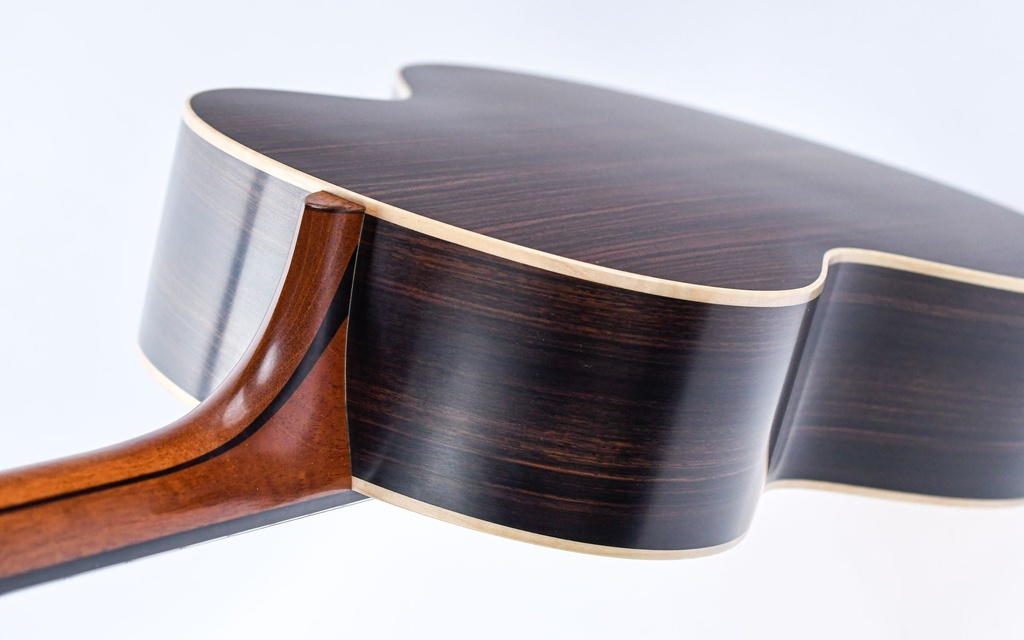 Lowden S32 12 Fret Indian Rosewood Sitka Spruce 2021-10.jpg