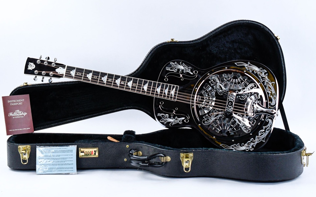 Dobro Roundneck DM1000 Shield USA 1994-1.jpg