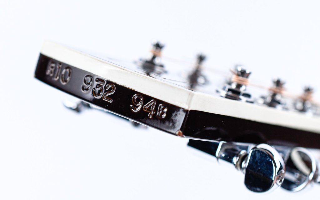 Dobro Roundneck DM1000 Shield USA 1994-12.jpg