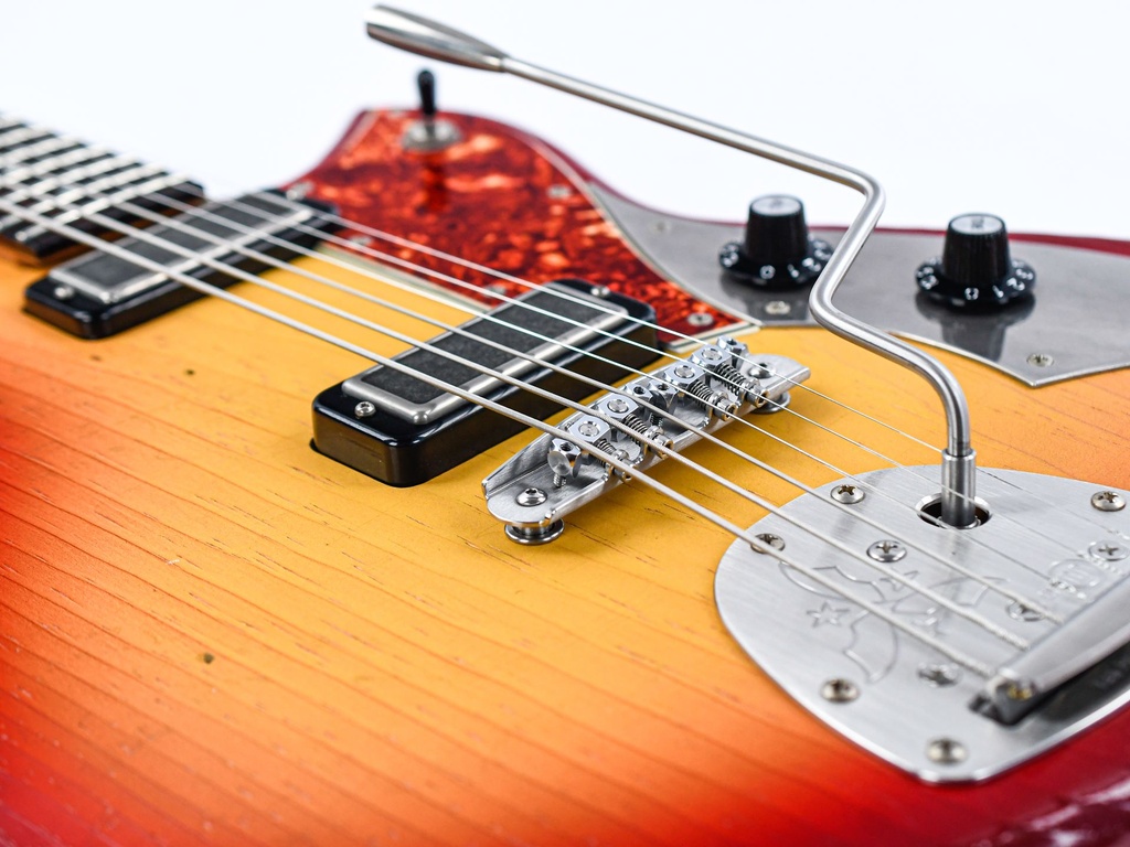 Novo Serus J Baritone Maroon Burst-12.jpg