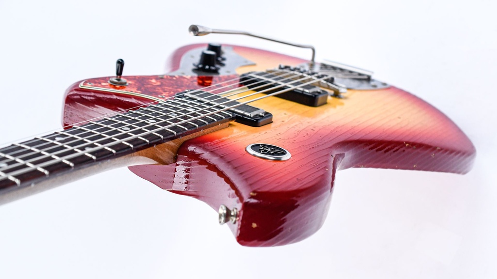 Novo Serus J Baritone Maroon Burst-10.jpg