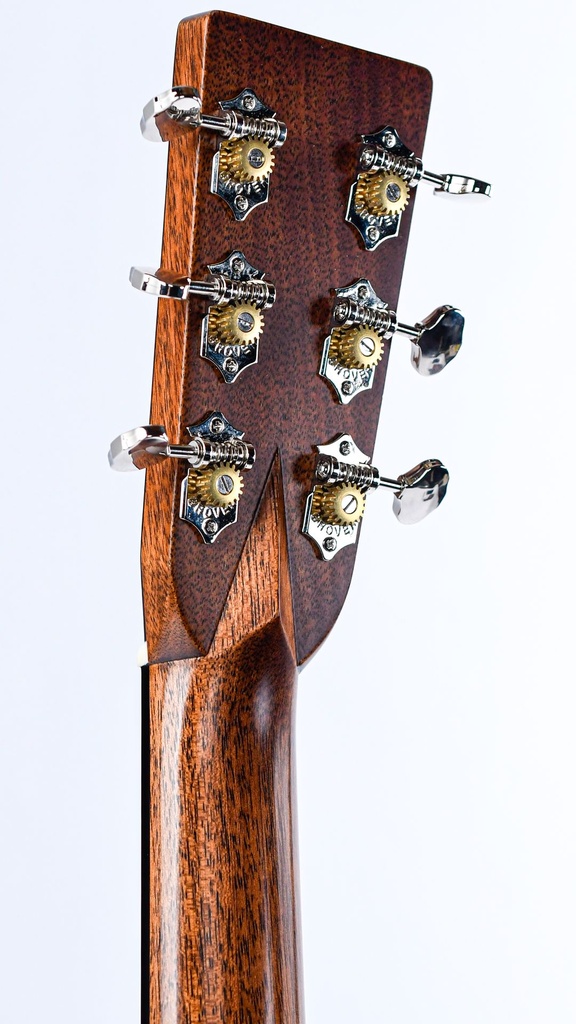 Martin D28 Refresh Natural 2025-5.jpg
