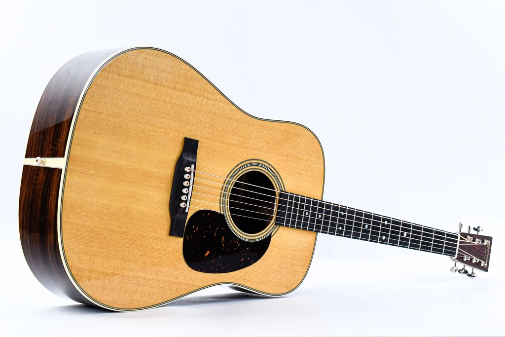 Martin D28 Refresh Natural 2025-12.jpg