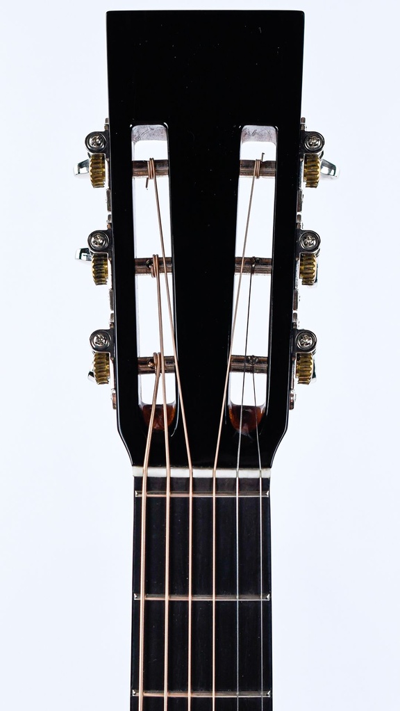 Loef OO Italian Spruce Mahogany 2013-4.jpg
