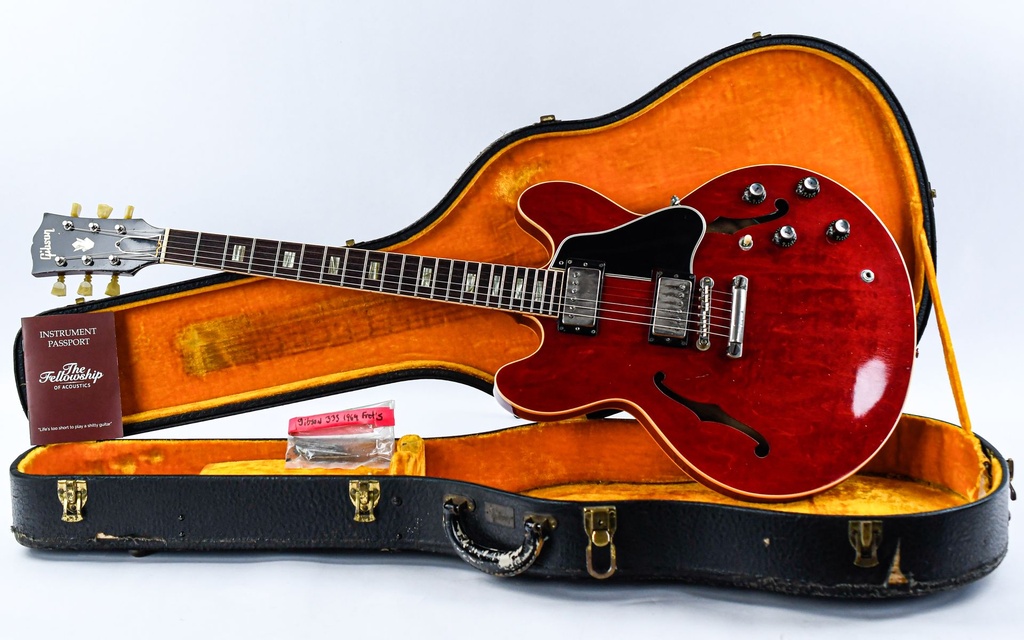 Gibson ES335 Cherry 1964-1.jpg