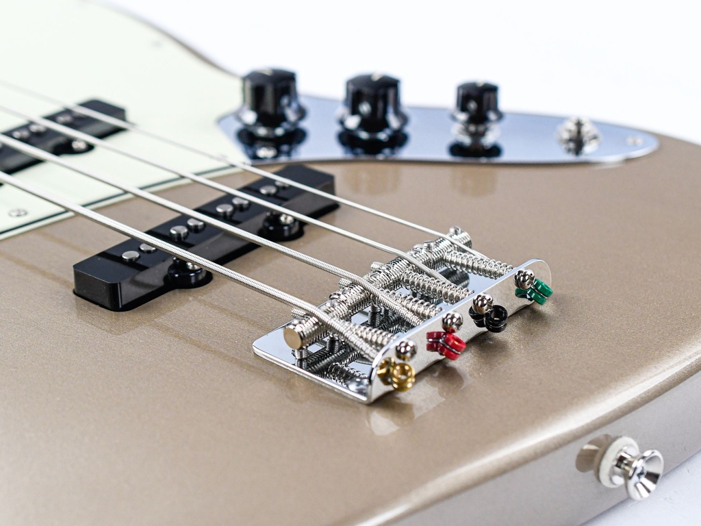 Robin Baard Imperial 4 String Champagne Sparkle-10.jpg