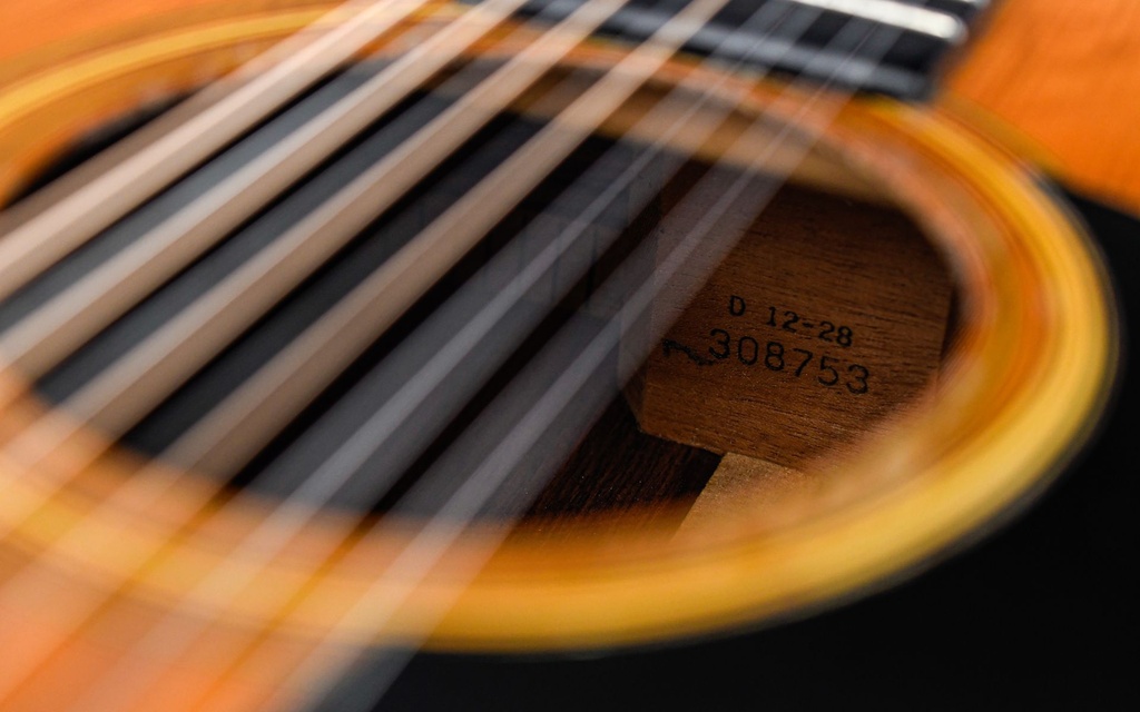Martin D12-28 12-String 1972-12.jpg