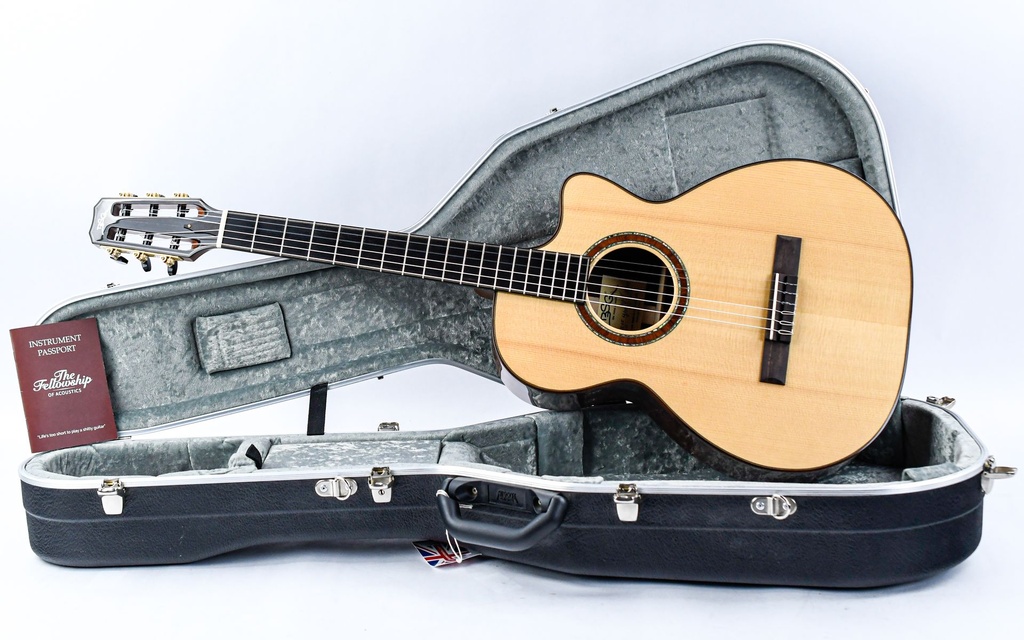 BSG OM32CF Crossover Nylon Madagascar Rosewood Spruce 2022-1.jpg