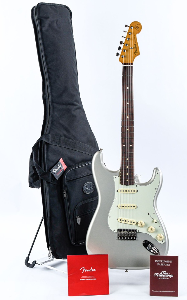 [0139100324] Fender Robert Cray Stratocaster Inca Silver-1.jpg