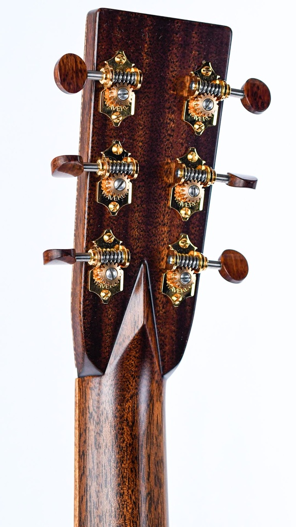 Bourgeois DB Signature Deluxe D Madagascar Rosewood - Aged Tone Adirondack Spruce-5.jpg