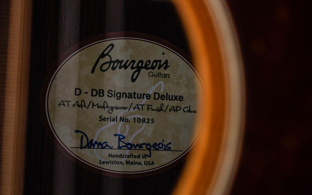 Bourgeois DB Signature Deluxe D Madagascar Rosewood - Aged Tone Adirondack Spruce-12.jpg