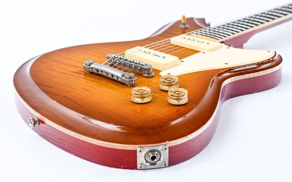 Novo Serus P2 Carve Top Flamed Maple Faded Tea Burst-13.jpg