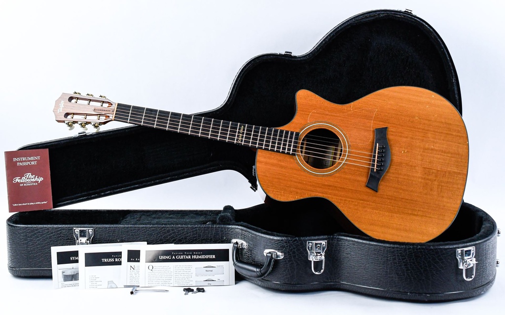 Taylor 414CE Limited Edition 2006-1.jpg
