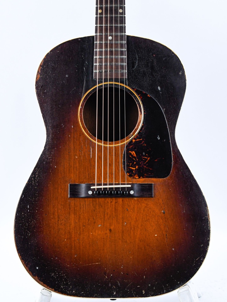 Gibson LG2 Satin Banner 1944-3.jpg