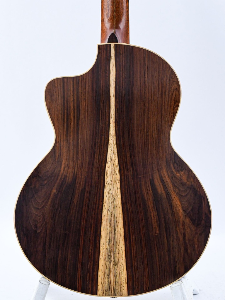 Lowden S35J Brazillian Alpine Spruce 2014-8.jpg
