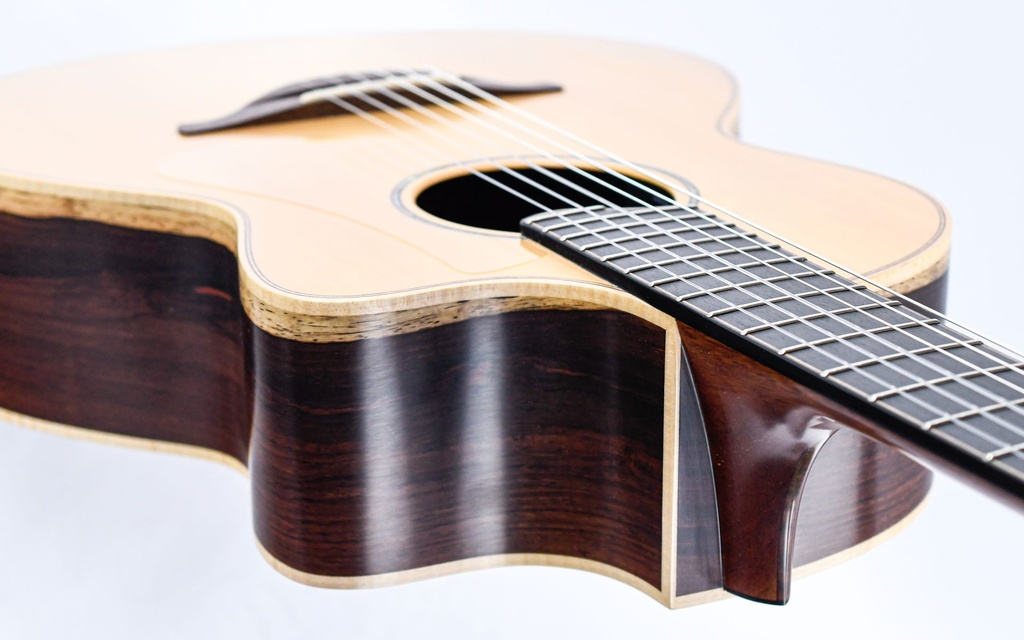 Lowden S35J Brazillian Alpine Spruce 2014-10.jpg