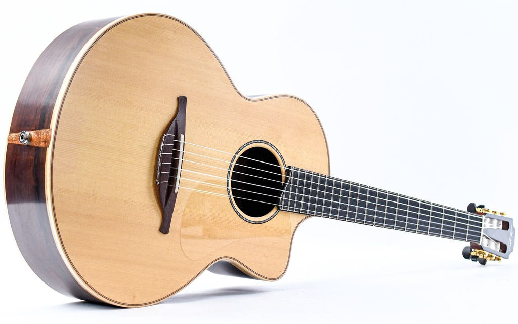 Lowden S35J Brazillian Alpine Spruce 2014-14.jpg