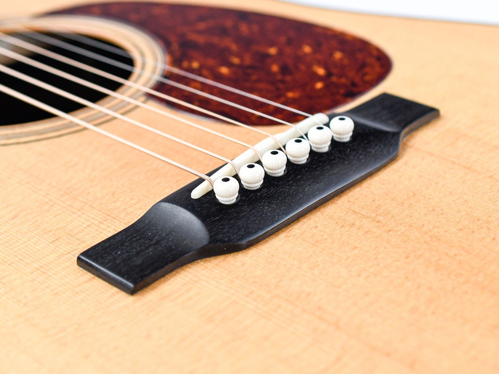 Bourgeois Touchstone Signature D Madagascar Rosewood Alaskan Sitka Spruce B-Stock-10.jpg